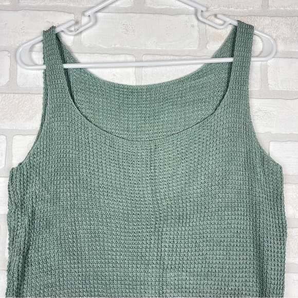 Beautiful Sage Knit‎ Pattern Top, Size L/XL, perfect for layering - Picture 3 of 10